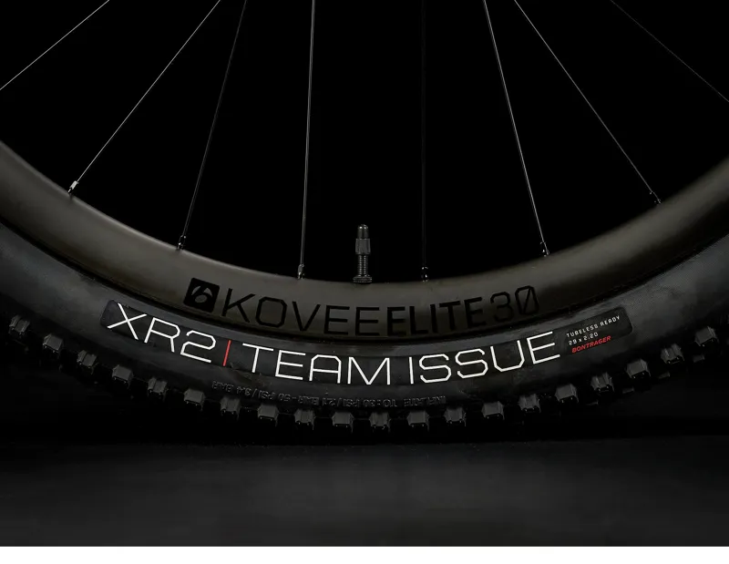 Trek Procaliber 9.7 29 Mountain Bike in Roarange/Deep Smoke-5